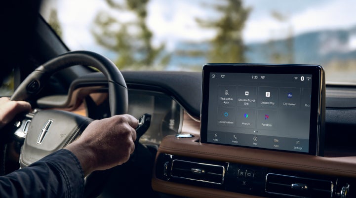 The center touchscreen of a Lincoln Aviator® SUV is shown | Dave Sinclair Lincoln in St Louis MO